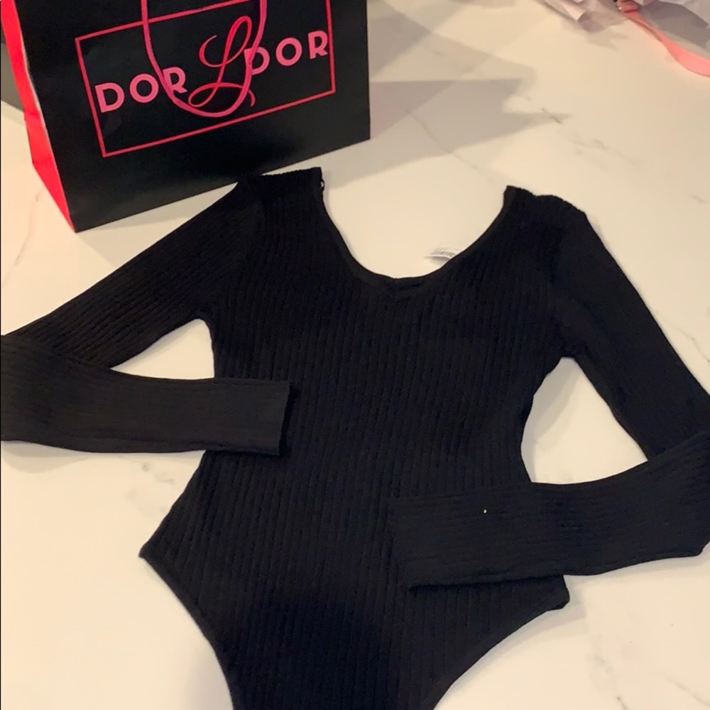 NWT Love tree LS Bodysuit 💗